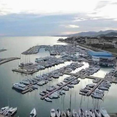 Apartment Llavaneres I سان أندريس دي يافانيراس المظهر الخارجي الصورة